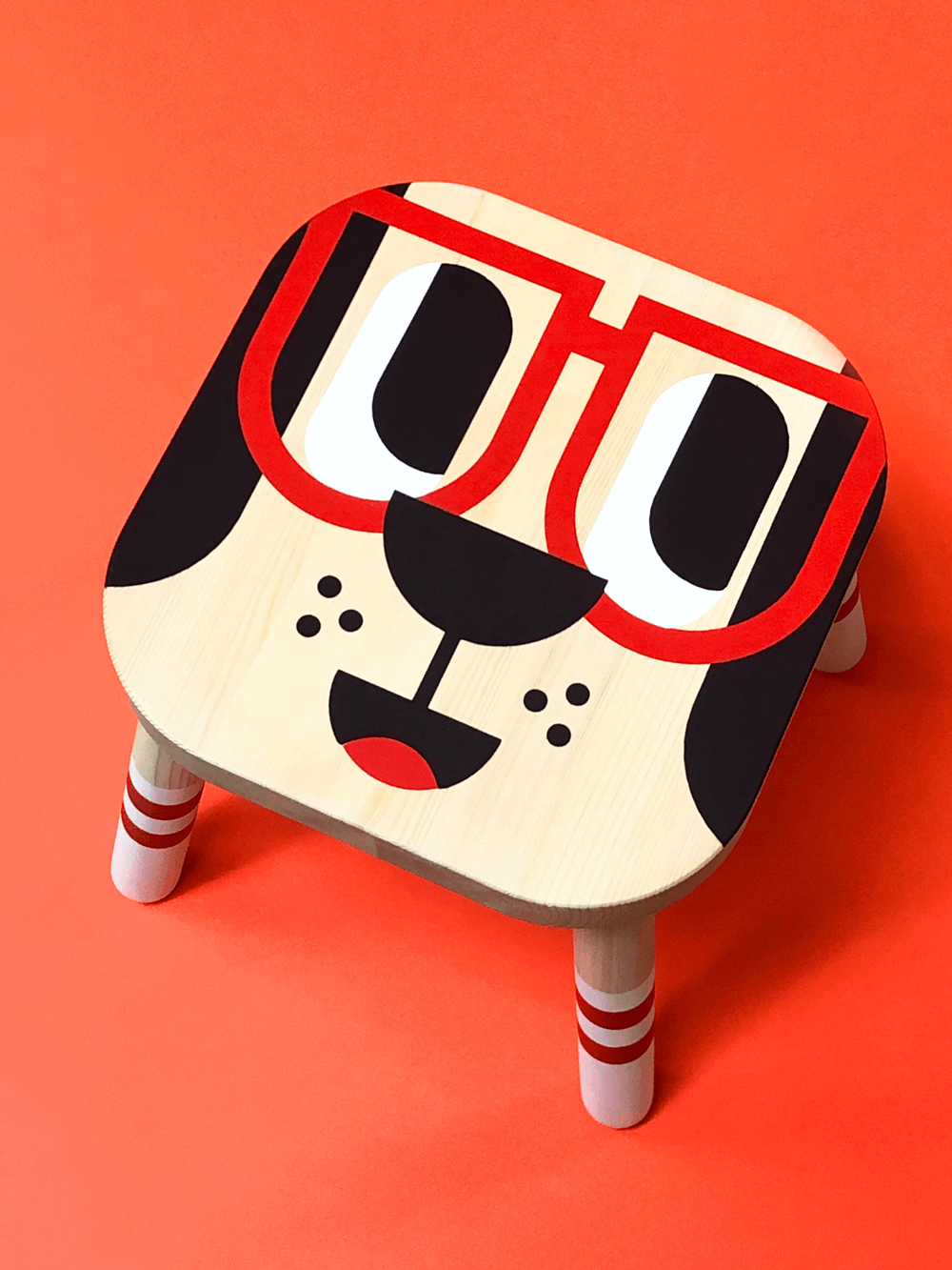 TABOURET IKEA CUSTOM – CHIEN