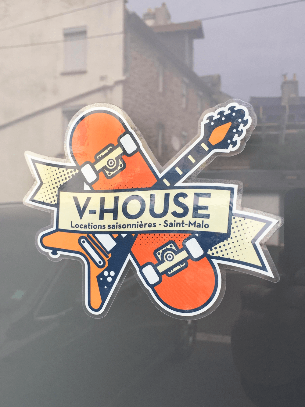 V HOUSE